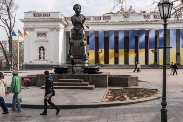 A Push to Remove Symbols of Imperial Russia Divides Odesa, Ukraine