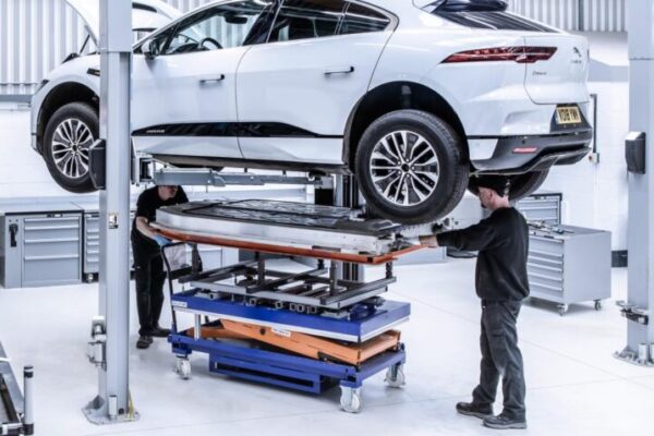 Jaguar Land Rover resumes US exports despite Trump tariffs and trade uncertainty